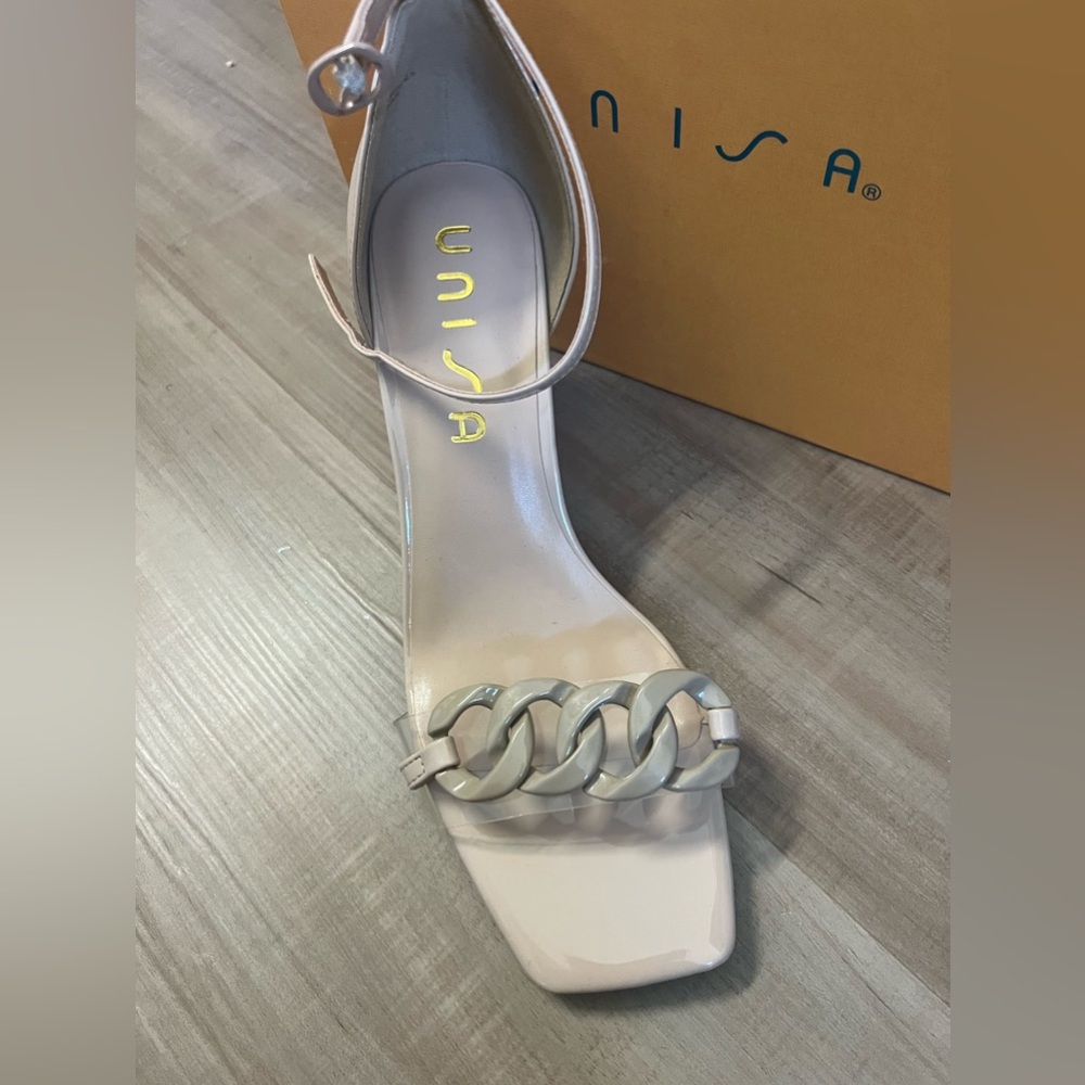 Unisa heels